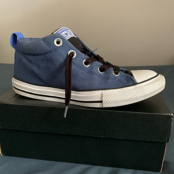 Kid’s Converse - Picture 7 of 10